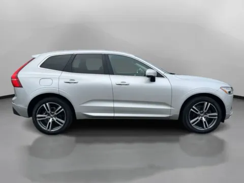 More photos of 2019 Volvo XC60 T5 Momentum Sport Utility 4D at Drivemax, CT