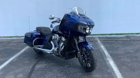 More photos of 2020 INDIAN MOTORCYCLE CHALLENGER LIMITED at Drivemax, CT