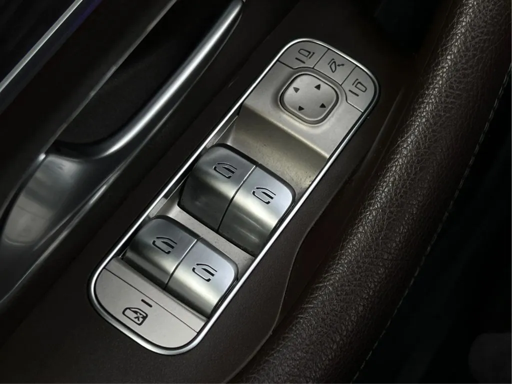 Mercedes-Benz GLE photo 46