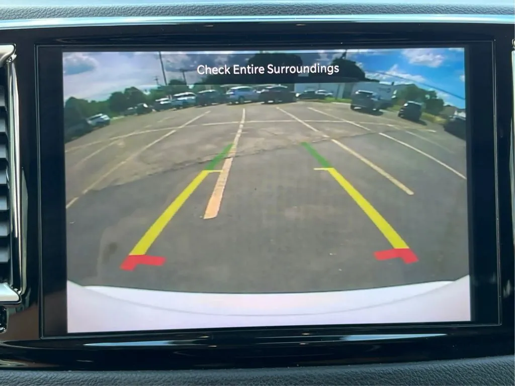 Chrysler Pacifica photo 35