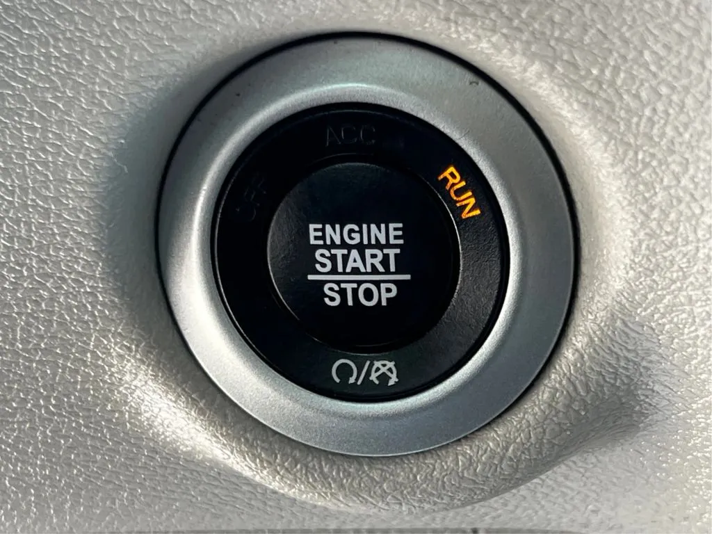Chrysler Pacifica photo 37