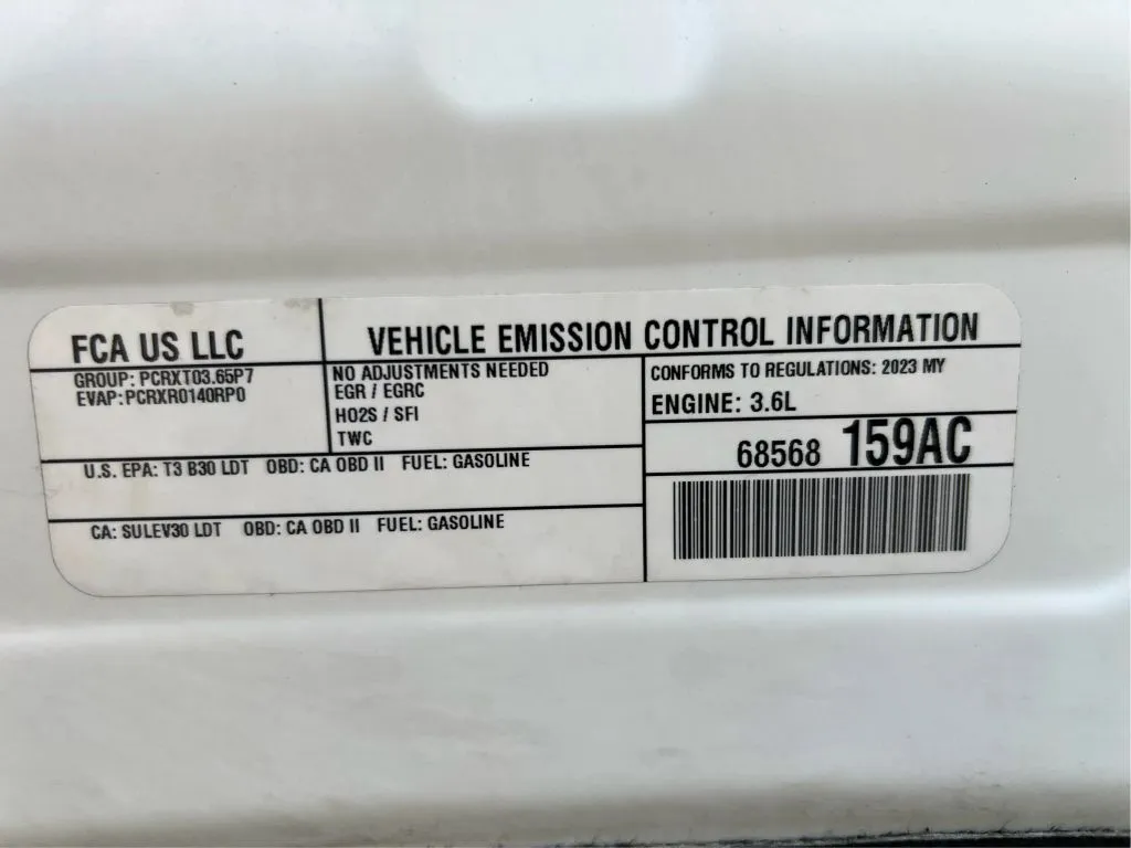 Chrysler Pacifica photo 26