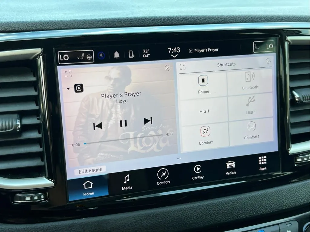 Chrysler Pacifica photo 20