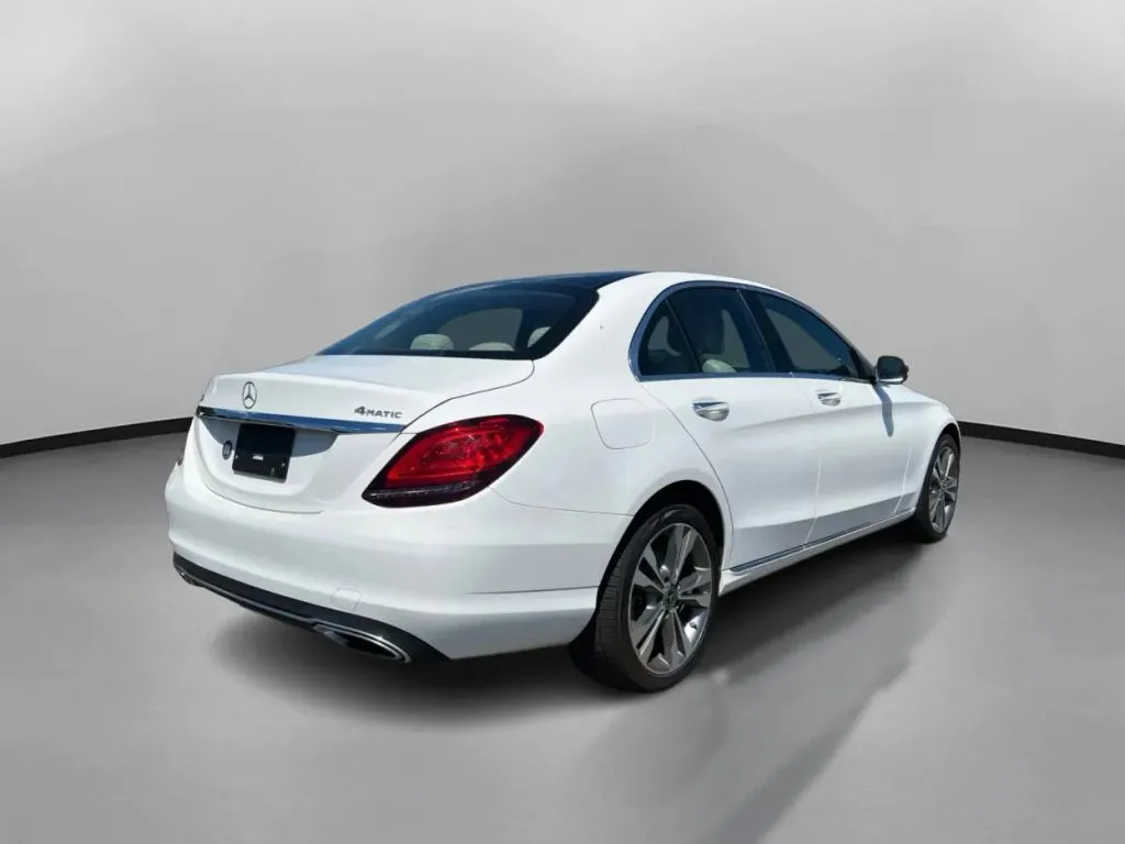 Mercedes-Benz C-Class photo 9