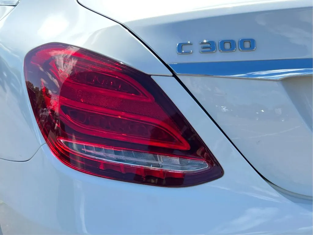 Mercedes-Benz C-Class photo 34