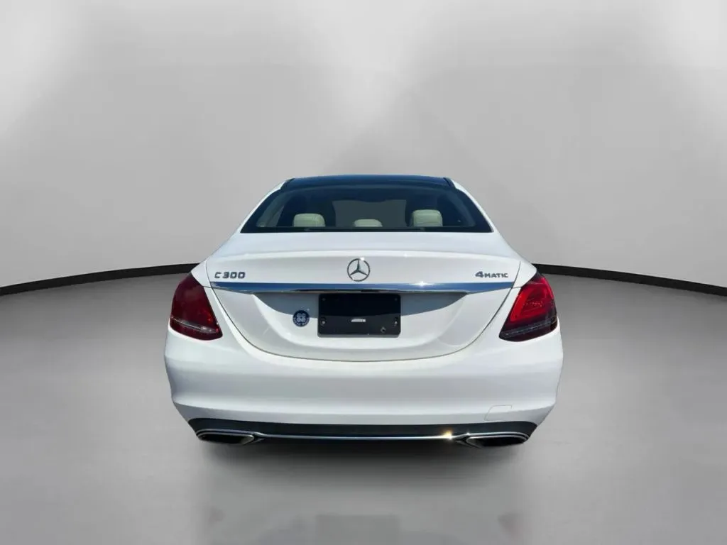 Mercedes-Benz C-Class photo 11