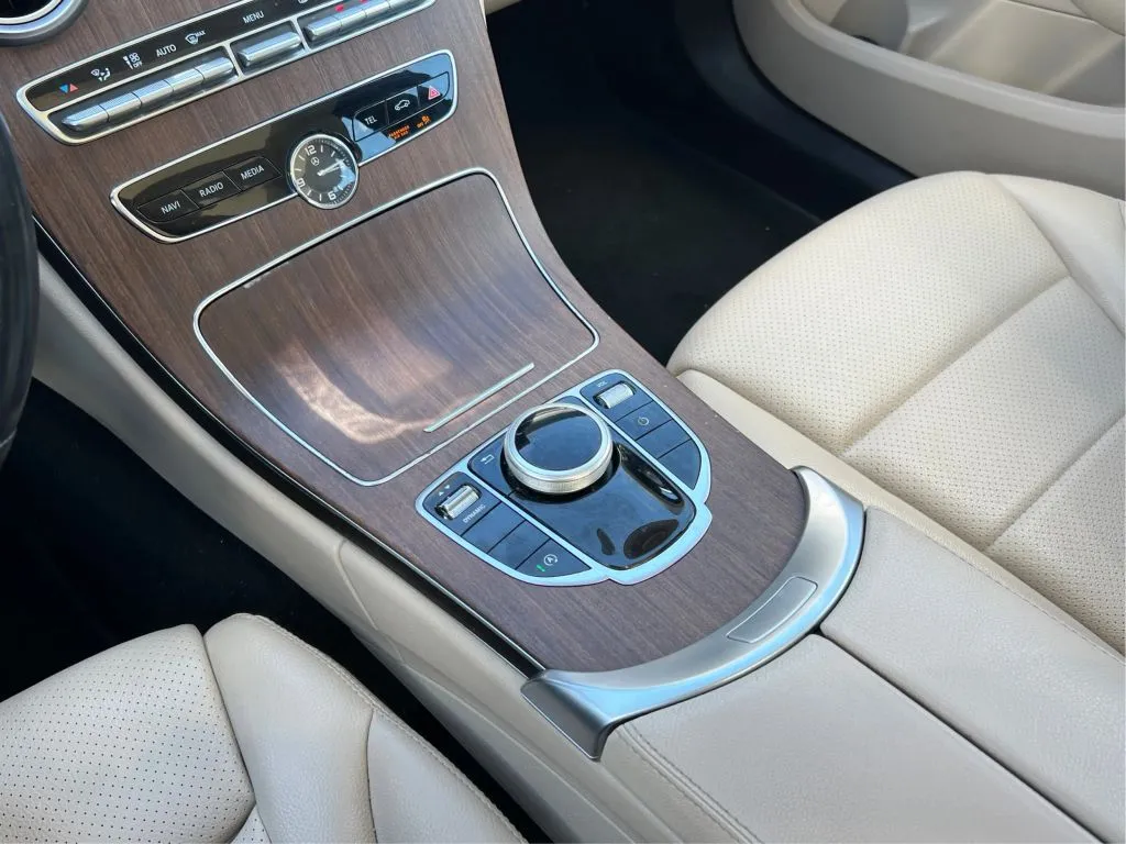Mercedes-Benz C-Class photo 21