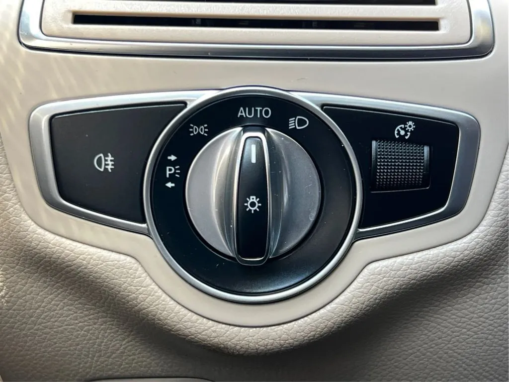 Mercedes-Benz C-Class photo 24