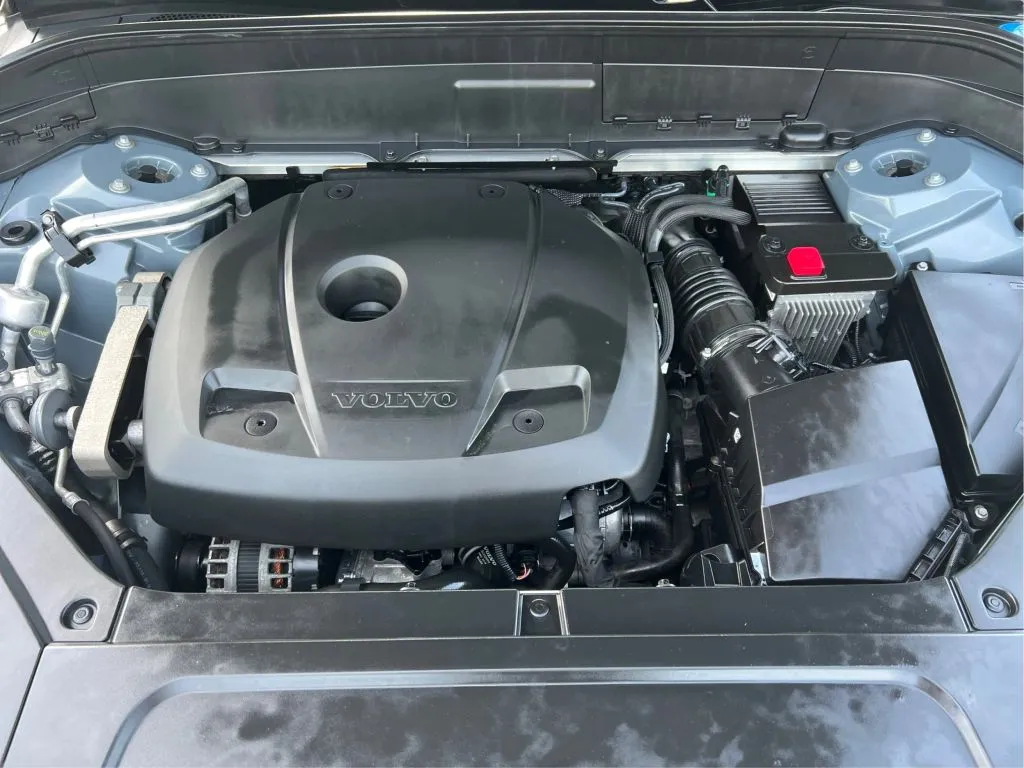 Volvo XC90 photo 29