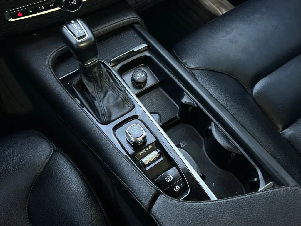 Volvo XC90 photo 21