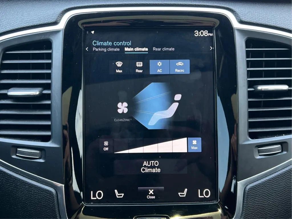 Volvo XC90 photo 40