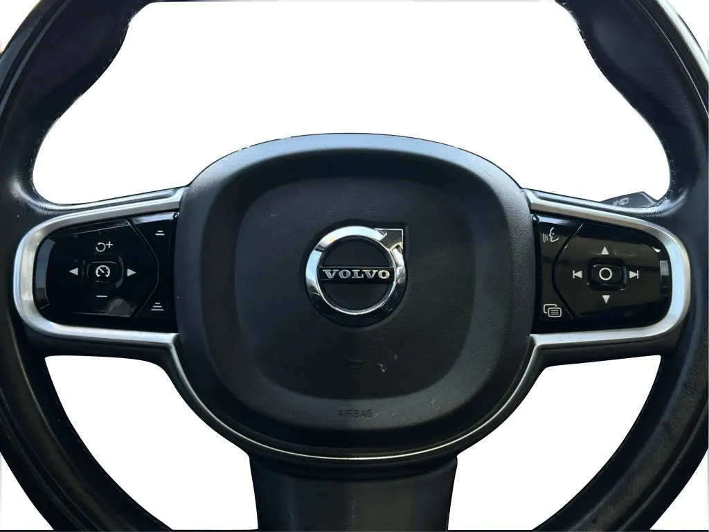 Volvo XC90 photo 23