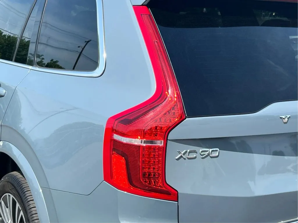Volvo XC90 photo 34