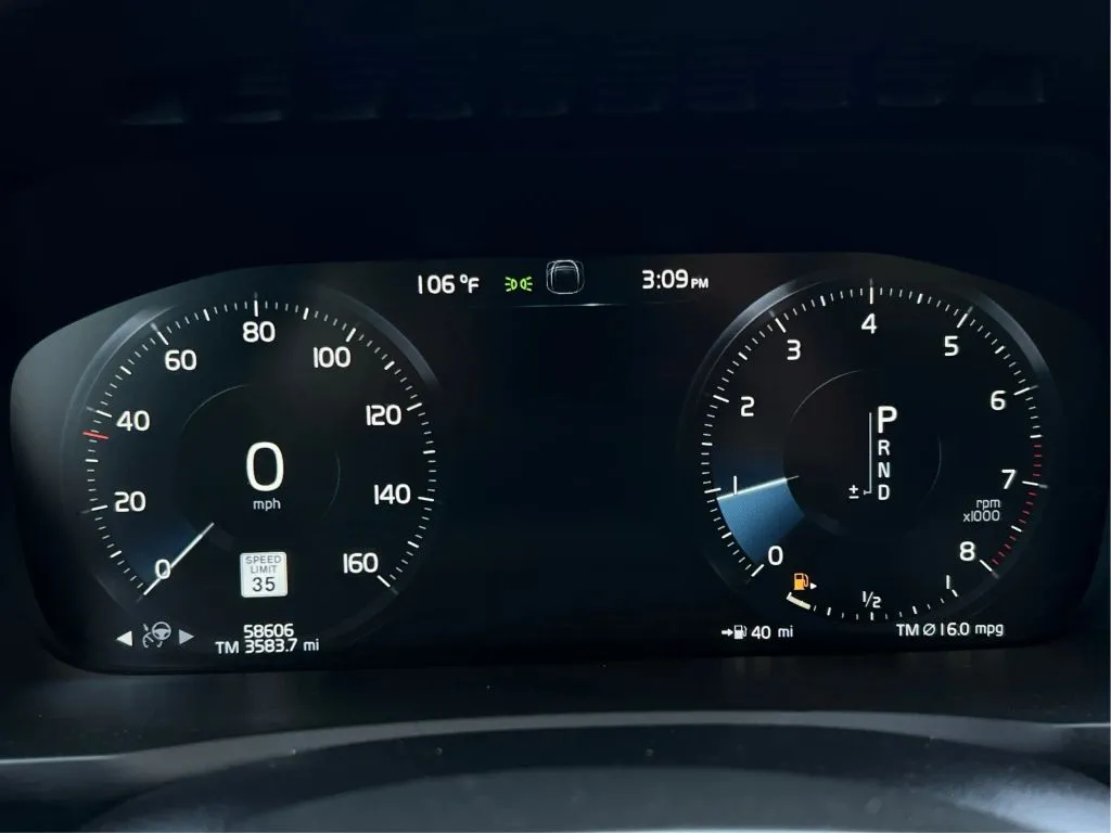 Volvo XC90 photo 22