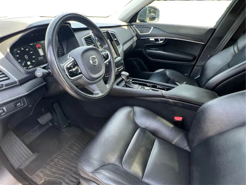 Volvo XC90 photo 16
