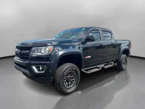 More photos of 2019 Chevrolet Colorado Crew Cab Z71 Pickup 4D 5 ft at Drivemax, CT