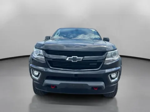 Another view of 2019 Chevrolet Colorado Crew Cab Z71 Pickup 4D 5 ft for sale in Manchester, CT at Drivemax