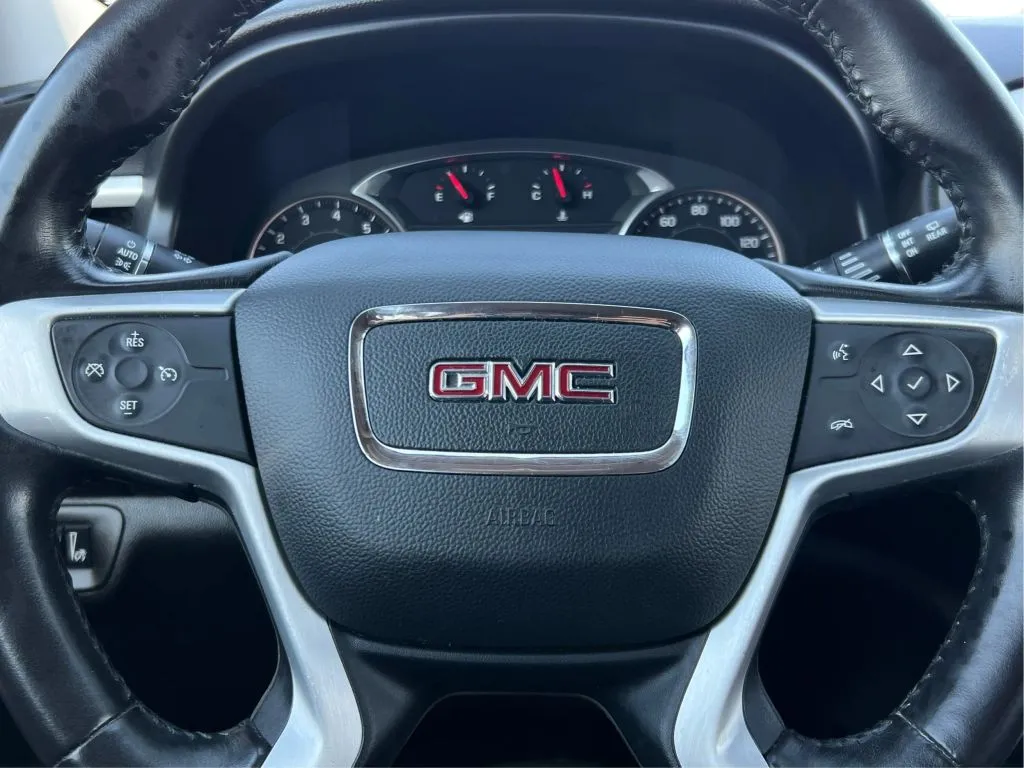 GMC Acadia photo 23