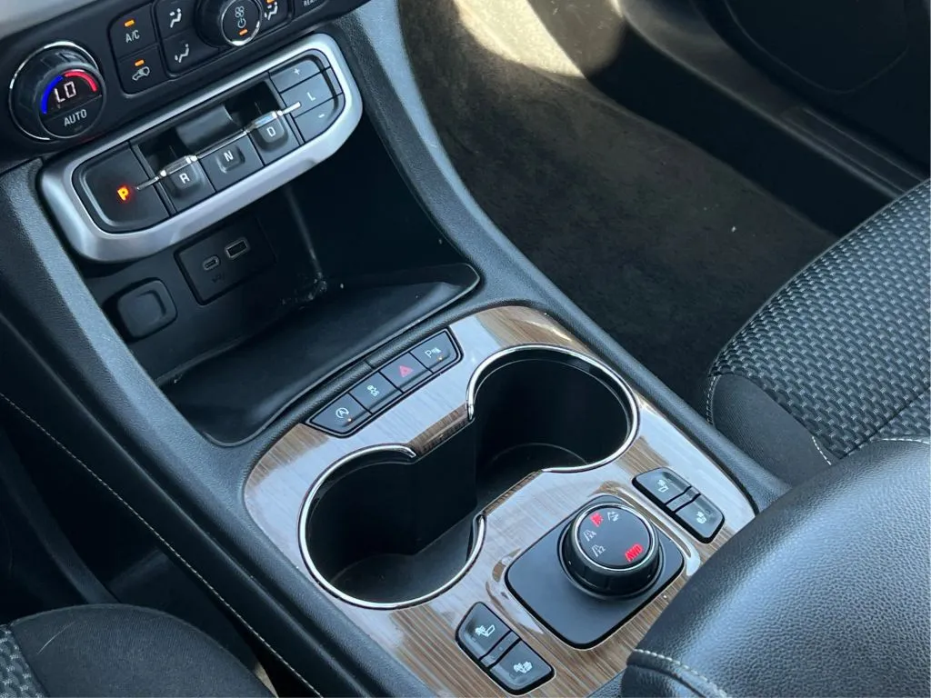 GMC Acadia photo 21