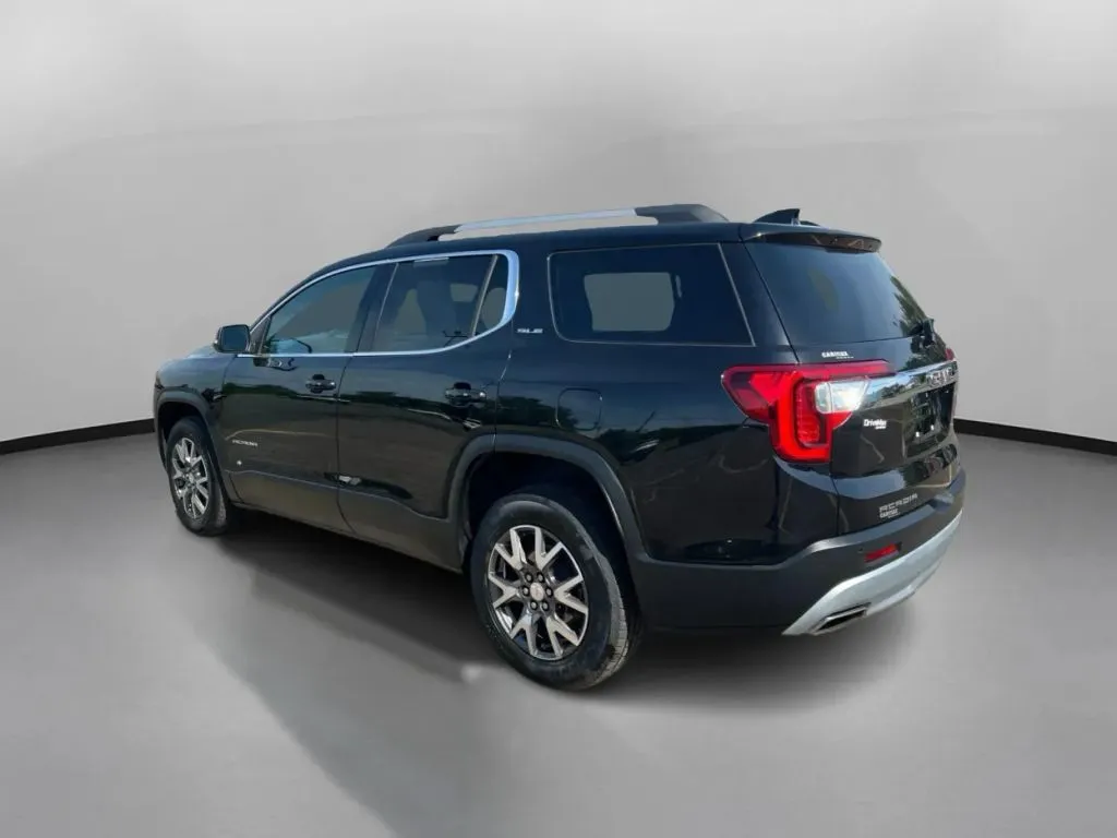 GMC Acadia photo 13