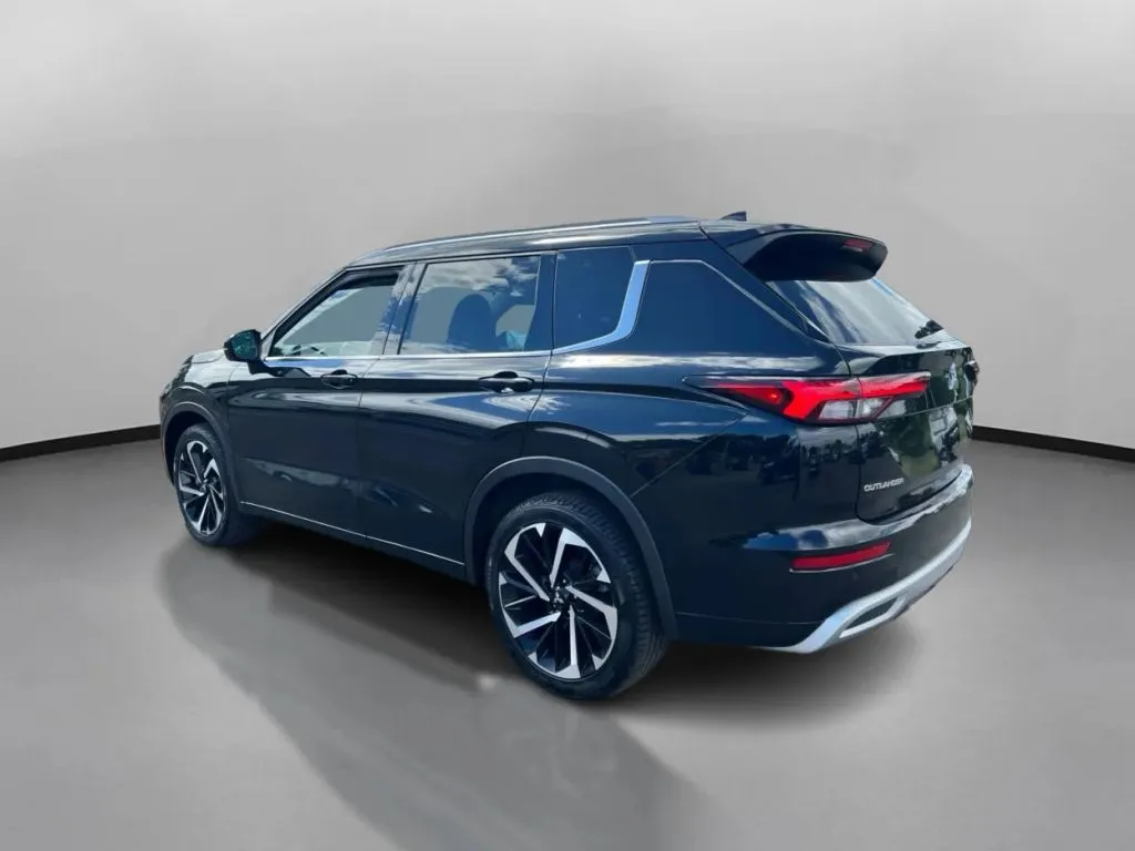 2023 Mitsubishi Outlander SEL - Photo 13