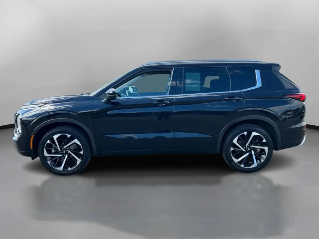 2023 Mitsubishi Outlander SEL - Photo 15