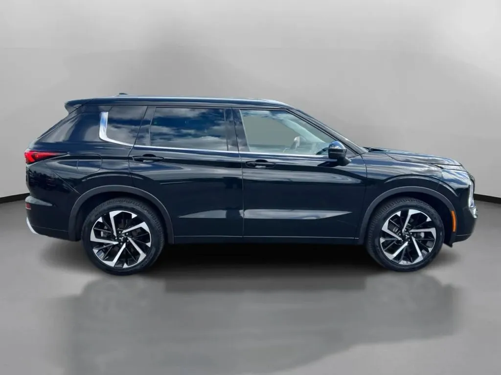 2023 Mitsubishi Outlander SEL - Photo 7
