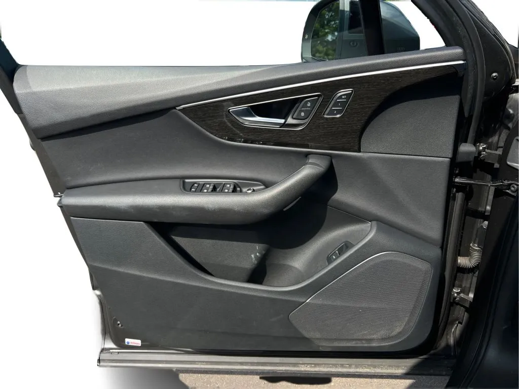 Audi Q7 photo 26