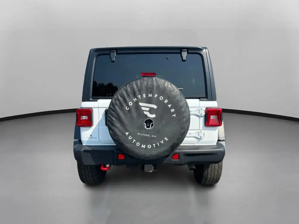 Jeep Wrangler photo 11