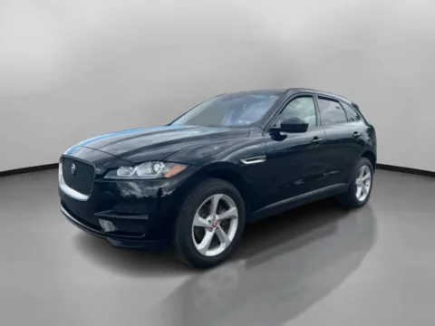 More photos of 2018 Jaguar F-PACE 25t Premium Sport Utility 4D at Drivemax, CT