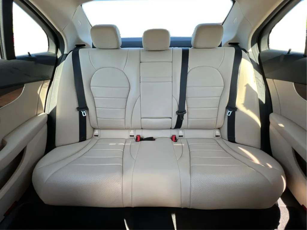 Mercedes-Benz C-Class photo 19