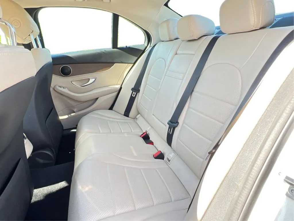 Mercedes-Benz C-Class photo 17