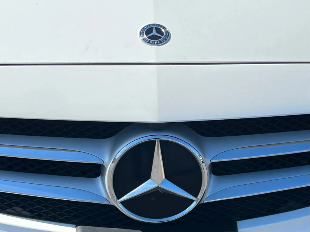 Mercedes-Benz C-Class photo 36