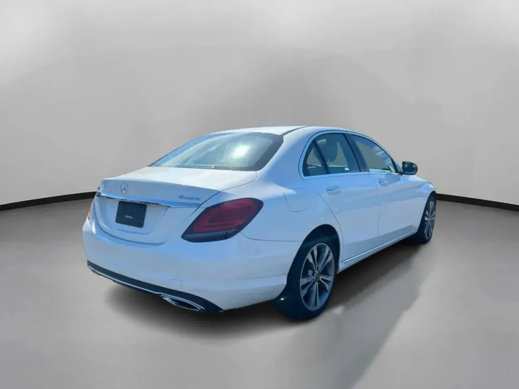 Mercedes-Benz C-Class photo 9
