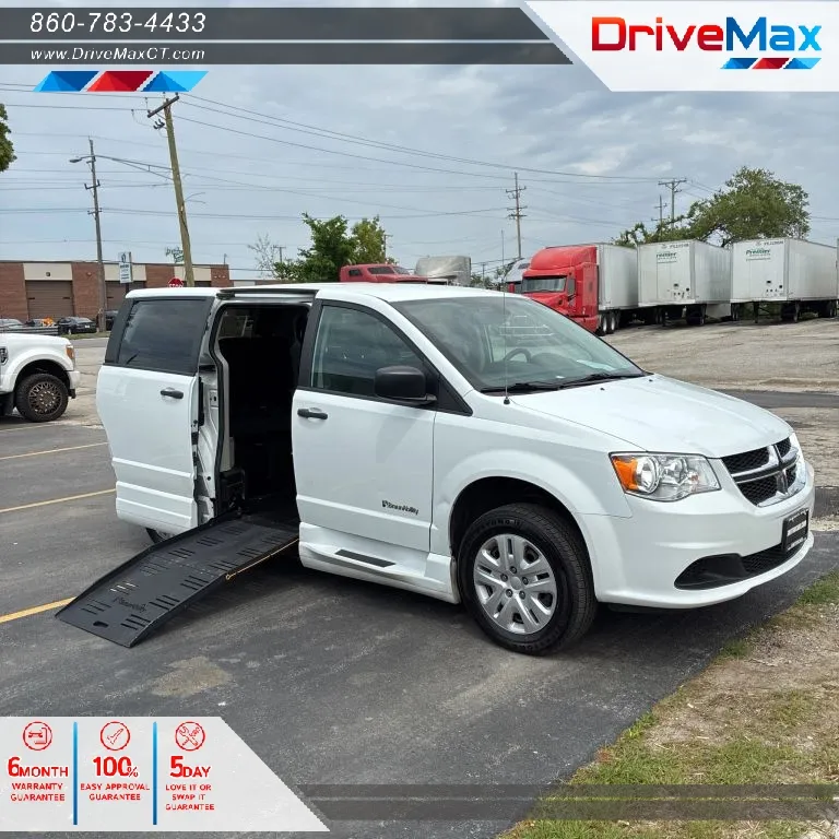 White 2019 Dodge Grand Caravan Passenger SE Minivan 4D for sale in Manchester, CT