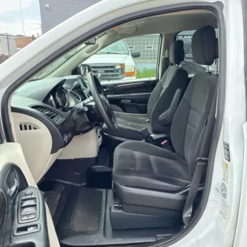 Photos of 2019 Dodge Grand Caravan Passenger SE Minivan 4D for sale in Manchester, CT at Drivemax