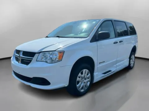 More photos of 2019 Dodge Grand Caravan Passenger SE Minivan 4D at Drivemax, CT
