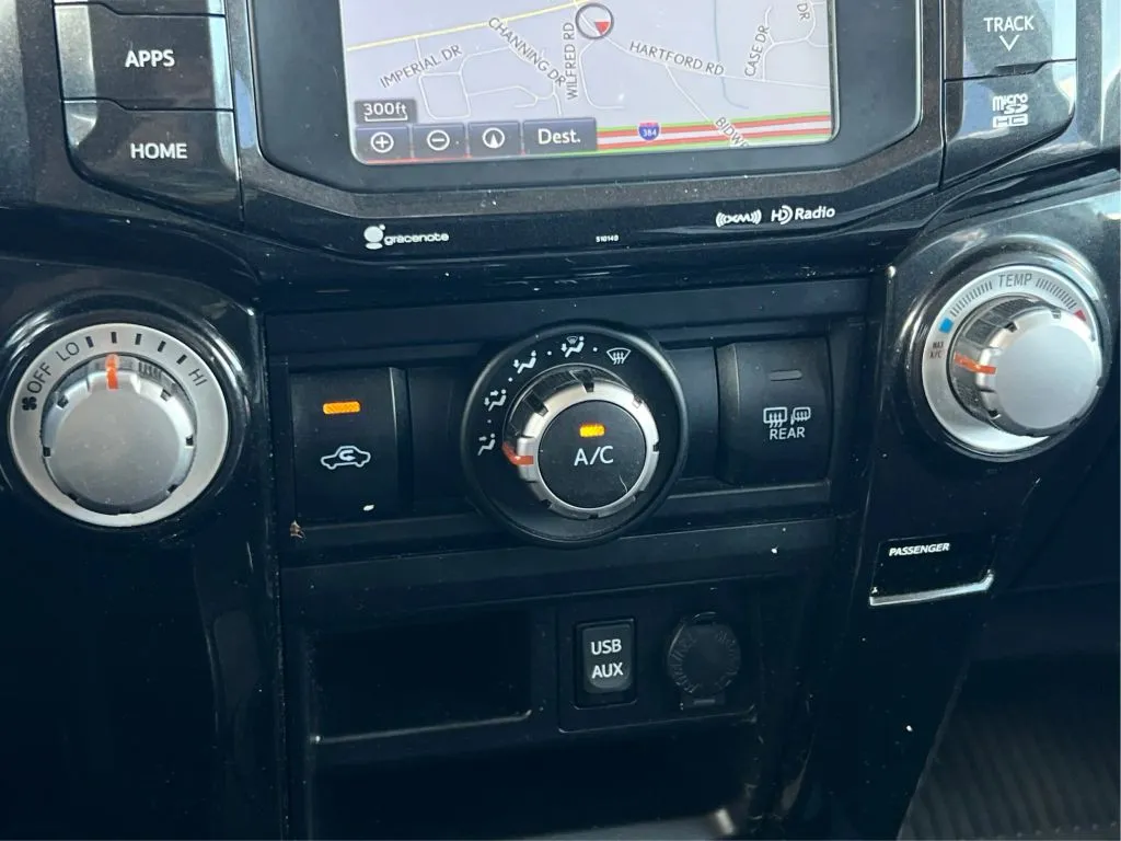 Toyota 4Runner photo 39
