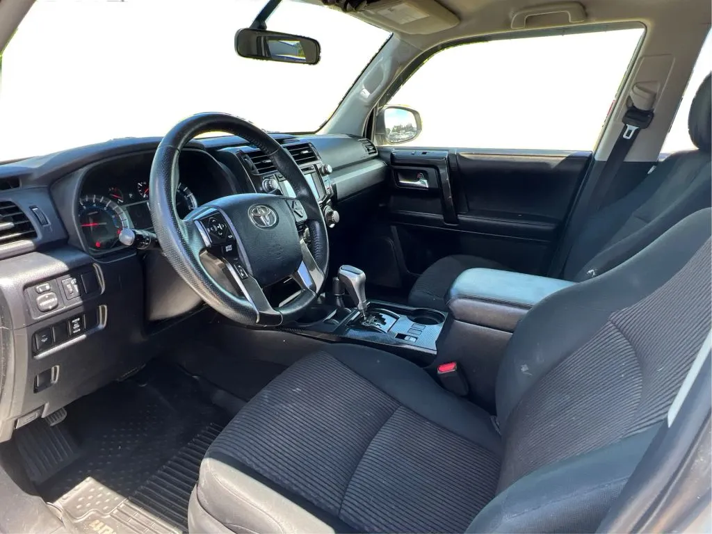 Toyota 4Runner photo 16