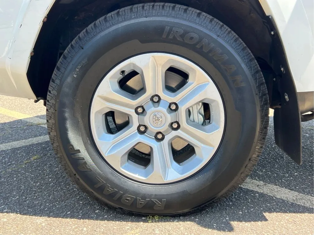 Toyota 4Runner photo 30