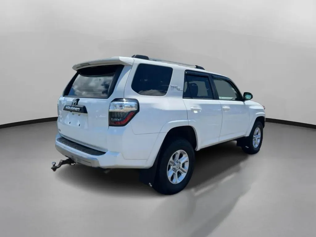 Toyota 4Runner photo 9