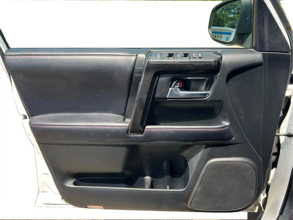 Toyota 4Runner photo 26