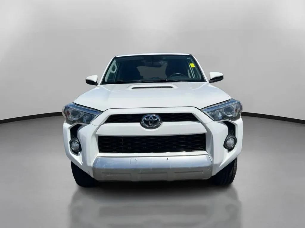 Toyota 4Runner photo 3