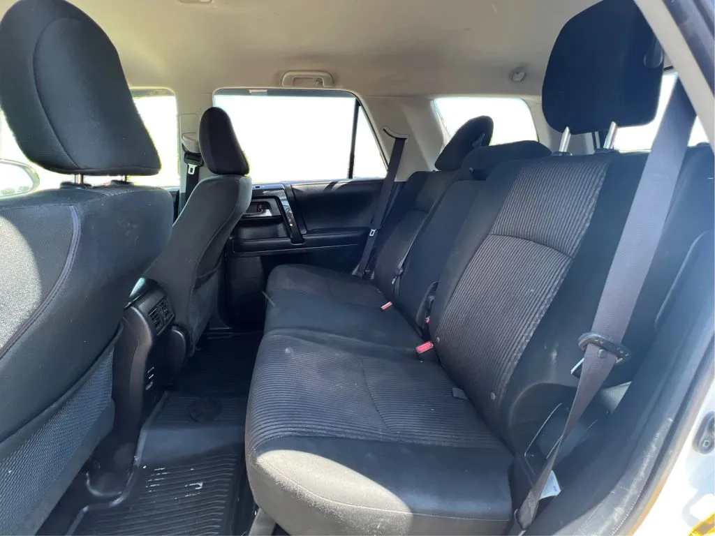 Toyota 4Runner photo 17