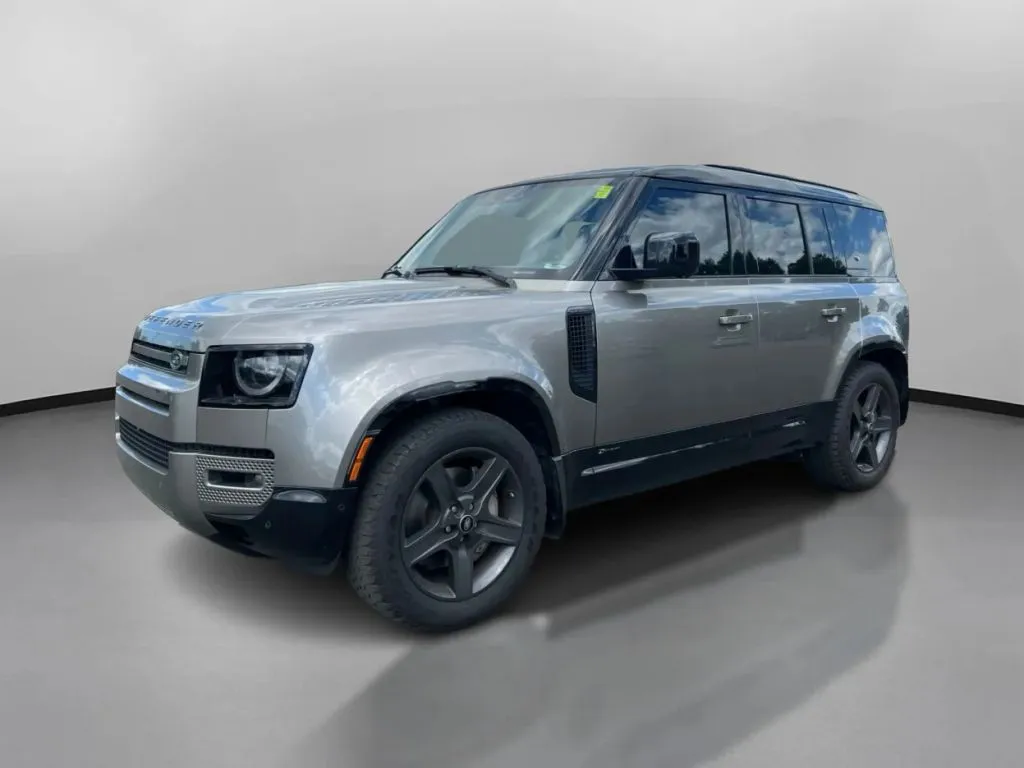 Land Rover Defender photo 5