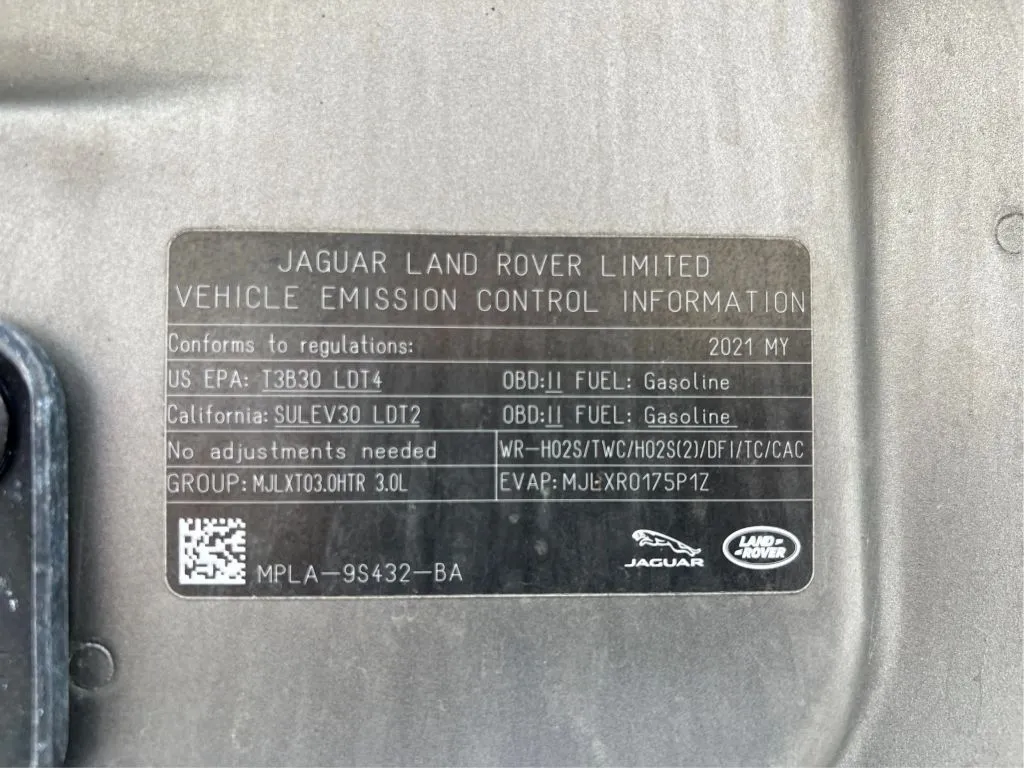 Land Rover Defender photo 28