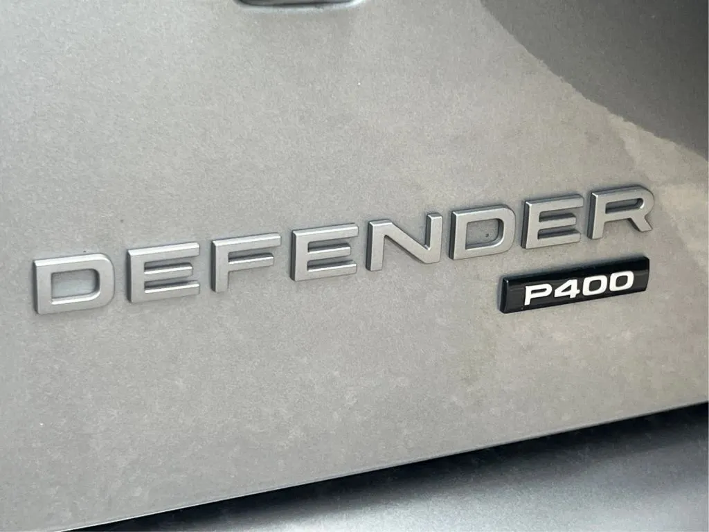 Land Rover Defender photo 30
