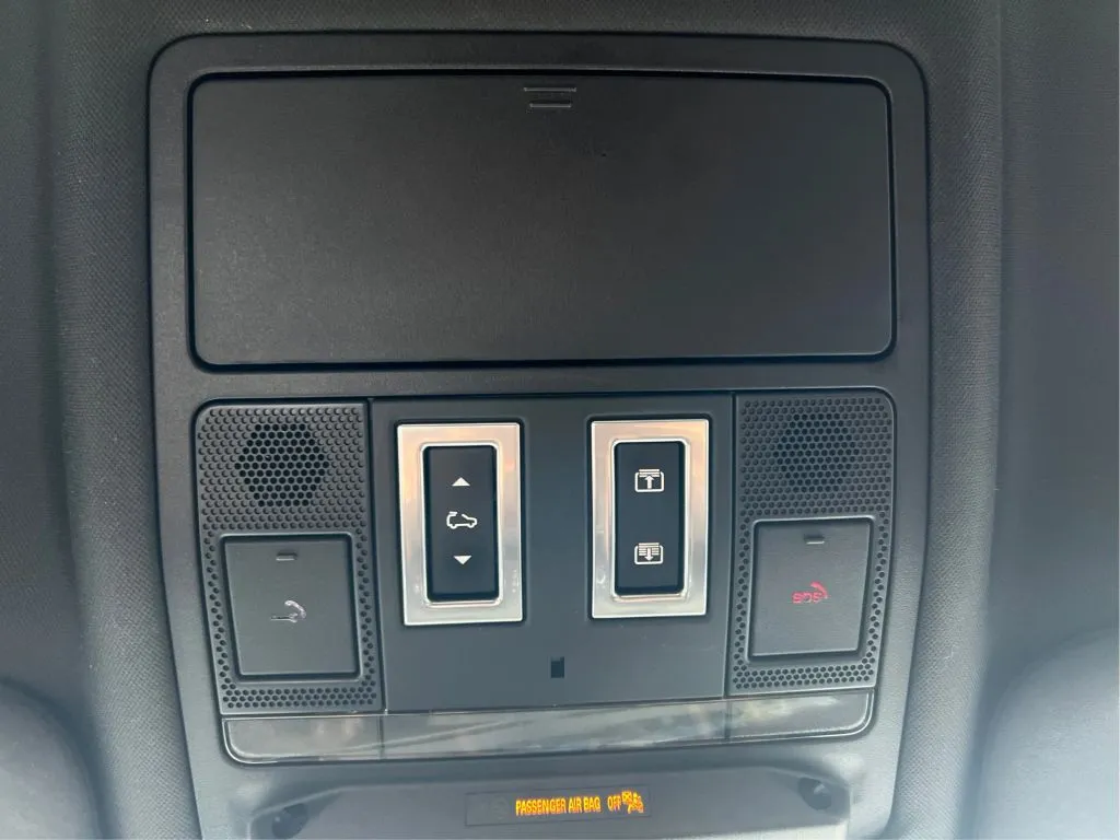 Land Rover Defender photo 41
