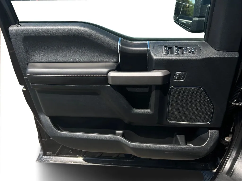 2020 Ford F-150 Platinum - Photo 26