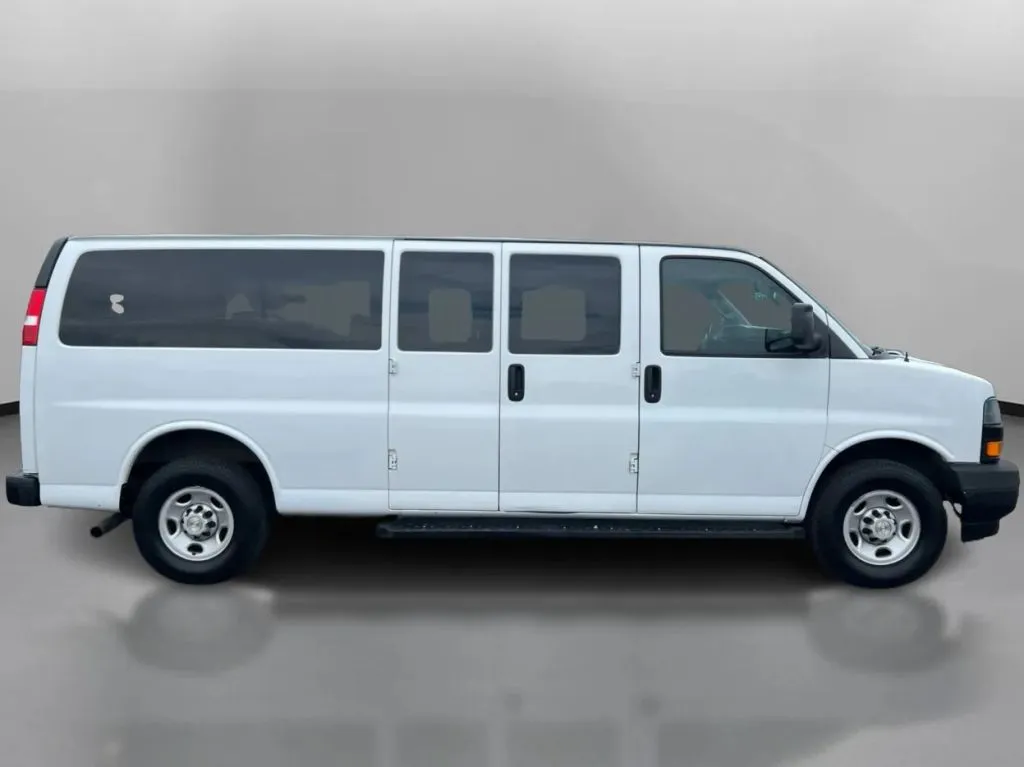 Chevrolet Express photo 7